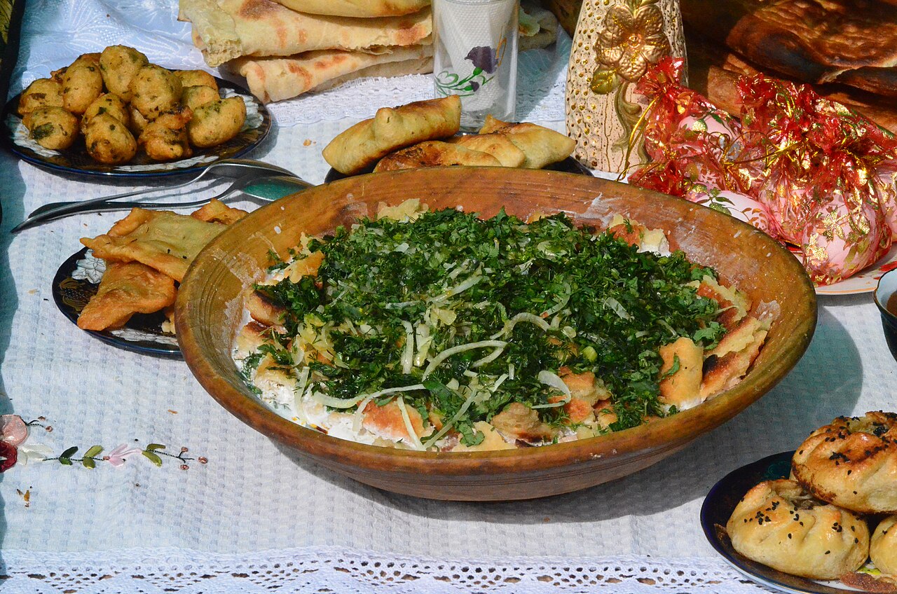 Таджикский курутоб с лепёшкой