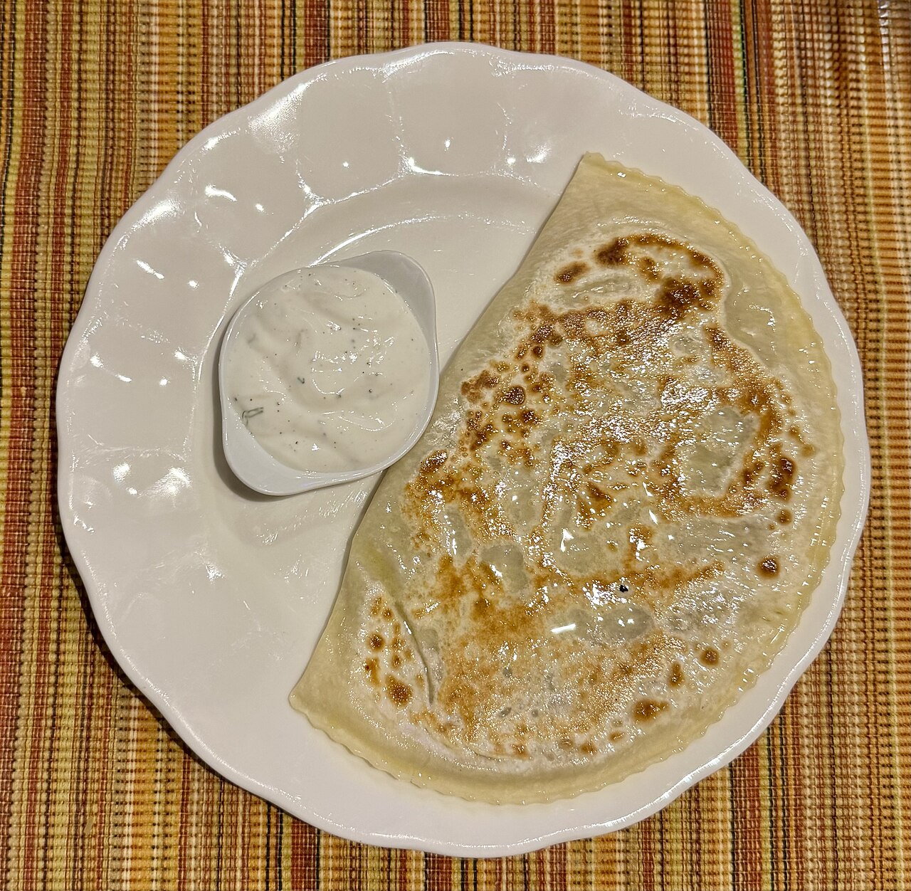 Янтык (крымскотатарский чебурек на сухой сковороде)
